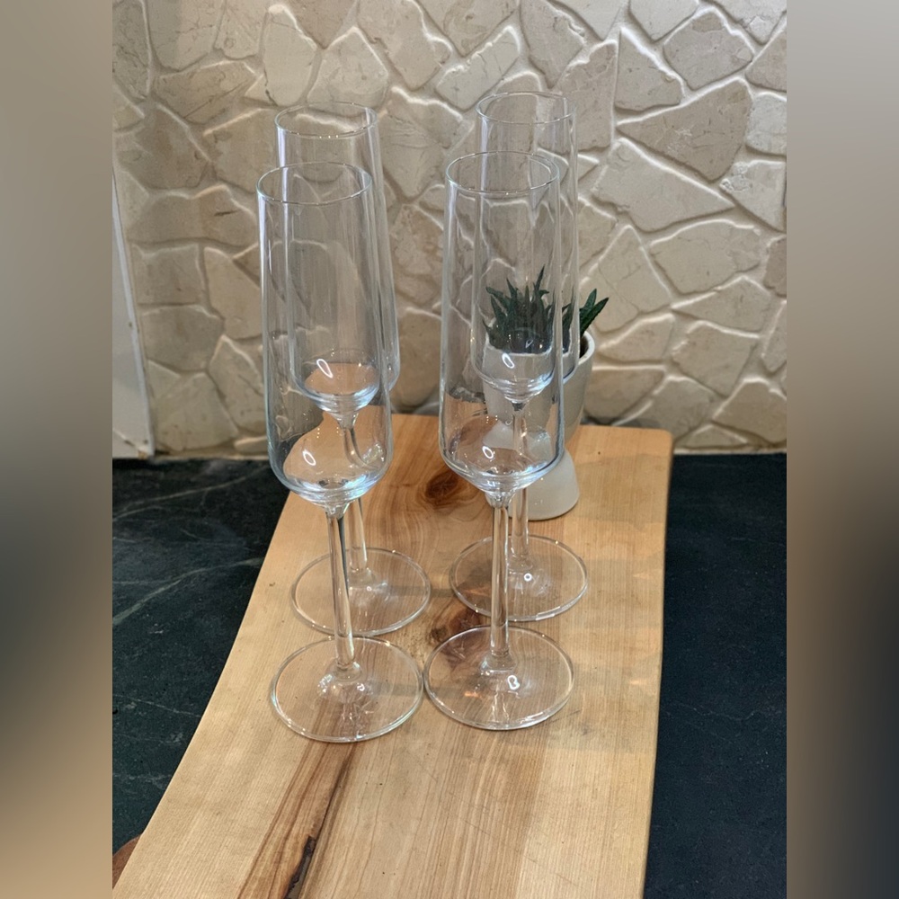 SCHOTT ZWEISEL | Set of 4 | Pure Crystal Champagne Flutes